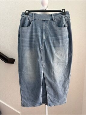 Halara Flex™ High Waisted Pockets Bodycon Washed Denim